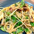 razrez's cooksnap of when they made えのきとベーコンのにんにく醤油パスタ☆.