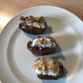 Yokchina's cooksnap of when they made デイツと胡桃のクリームチーズサンド.