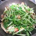 きょんきき's cooksnap of when they made 水菜ときのこの梅にんにく炒め.