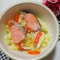 メルティローズ's cooksnap of when they made 鮭とキャベツの塩バタースープ煮.