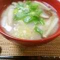 solapapa's cooksnap of when they made 刺激有り？！ピリッと【キノコのお味噌汁】.