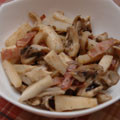 くぅちゃんのママ's cooksnap of when they made 長いもと舞茸の胡麻ドレ炒め.