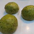 山本さん家の森っち's cooksnap of when they made ヨモギ饅頭.