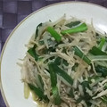 みがつくひと's cooksnap of when they made もやしとにらとえのきの炒め物.