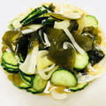 azbjbn's cooksnap of when they made きゅうりと玉ねぎと生わかめの酢の物.