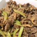♪はるむん♪'s cooksnap of when they made 牛肉とセロリのオイスター炒め.