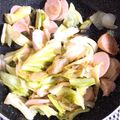 クックM67KM5☆'s cooksnap of when they made キャベツと魚肉ソーセージのシンプル炒め.