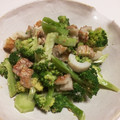 kaoream's cooksnap of when they made 簡単！ブロッコリーとちくわの胡麻マヨ和え.
