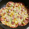 M33kitchen's cooksnap of when they made 餃子の皮で！＊簡単花マルピザ＊.