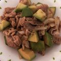 万年新人嫁's cooksnap of when they made 豚肉とアボカドのこっくり炒め.