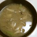 むぴょこぴょこん's cooksnap of when they made 舞茸のお味噌汁♡.
