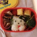 Megmonica's cooksnap of when they made キティちゃんの海苔カット（キャラ弁）.