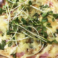 ★ゆっくんはっくん★'s cooksnap of when they made おつまみ簡単☆かいわれde油揚げハムピザ.