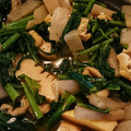sunnyhappy's cooksnap of when they made 揚げ蒲鉾と油揚げ、蒟蒻と小松菜の煮物☆.