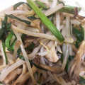 ＊にょにょん＊'s cooksnap of when they made にらともやしと舞茸のオイスターソース炒め.