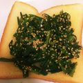 ＊にょにょん＊'s cooksnap of when they made ニラ胡麻*トースト.