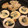 びんぼうがみさま♂'s cooksnap of when they made 餃子の皮で作るシソと味噌の和風ピザ.