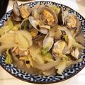yuzunon's cooksnap of when they made アサリ・キャベツ★ガリバタ醤油蒸し.