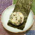 おはなすき's cooksnap of when they made 大根の葉としらすとゆかりのおにぎり♪.