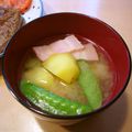 runa10's cooksnap of when they made 絹さやとベーコンとじゃが芋の洋風白味噌汁.