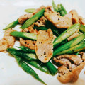 くだけねこ's cooksnap of when they made 簡単！美味しい！豚こまアスパラの生姜炒め.