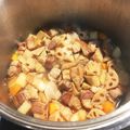 ecuasuret's cooksnap of when they made お酢でさっぱり♪豚バラ肉と根菜のコロ煮.