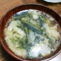 麻's cooksnap of when they made わらびと松山あげのお味噌汁.