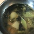 Yokchina's cooksnap of when they made じゃがいもと絹さやワカメの味噌汁.