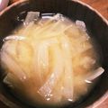 クックY9MYSU☆'s cooksnap of when they made じゃがいもとたまねぎの味噌汁.