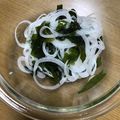 どんこちゃん's cooksnap of when they made 新玉ねぎとワカメのサラダ.