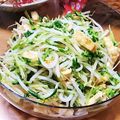 アレキシ's cooksnap of when they made 豆苗、もやし、油揚げの和え物.