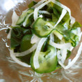 やっちーさん's cooksnap of when they made わかめと玉ねぎの酢物.