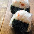 雛鳥と親鳥's cooksnap of when they made 鮭フレークと粉チーズと昆布茶のおにぎり.