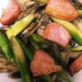 ＊にょにょん＊'s cooksnap of when they made 舞茸入アスパラベーコンのバタポン炒め.
