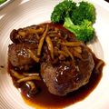 tnmi15's cooksnap of when they made ソースが決めての小さなハンバーグ.