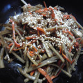 メタボーママ's cooksnap of when they made ごぼうとにんじんのきんぴら。鶏皮と一緒♪.