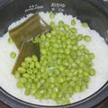 ヤスオさん's cooksnap of when they made うすいえんどう豆ごはん*STAUB.