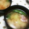 ☆yopipi's cooksnap of when they made 絹さやとベーコンとじゃが芋の洋風白味噌汁.