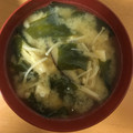 うさこママ★'s cooksnap of when they made 大根としめじのわかめ味噌汁.