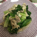 ぴよぴよもも's cooksnap of when they made 材料は3つ♪ レタスと豚コマの塩麹炒め.