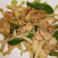 とろーるる's cooksnap of when they made ☆豚肉☆ もやしとピーマンのマヨ醤油炒め.