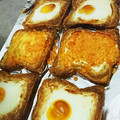 サバンナモニター's cooksnap of when they made 半熟卵とろ～り♪焦がしマヨチートースト.
