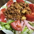 ゆぅか３'s cooksnap of when they made トマトとレタスのチーズon挽き肉サラダ.