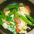 Hirarinn☆'s cooksnap of when they made 絹さやとウインナーの玉子とじ.