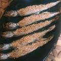 桜月❀咲良mommy's cooksnap of when they made ししゃものゴマ焼き.
