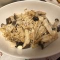 ヴィーナスけい's cooksnap of when they made 簡単パルメザンチーズのきのこバターソテー.