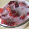 Yokchina's cooksnap of when they made スウェーデン式　いちごの食べ方.