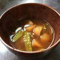 わたさな2016's cooksnap of when they made 絹さや・新じゃが・しめじのお味噌汁♪.