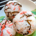 ☆３匹の子ぶた☆'s cooksnap of when they made 簡単♡塩昆布と桜海老とゴマのおにぎり.