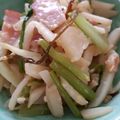 藍ボール's cooksnap of when they made 美味しい♬カブの皮と葉の塩昆布チーズ炒め.